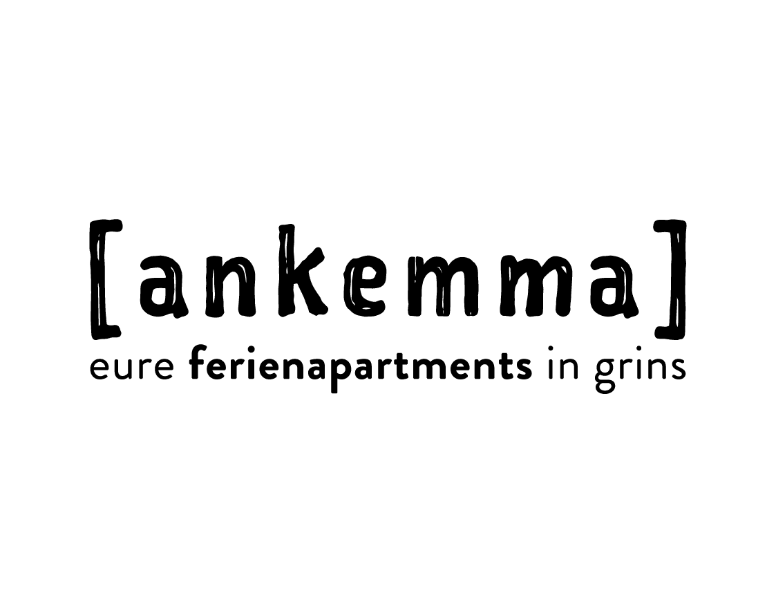 Logo mit der Aufschrift [ankemma] eure ferienapartments in grinsend auf einem hellen Hintergrund.