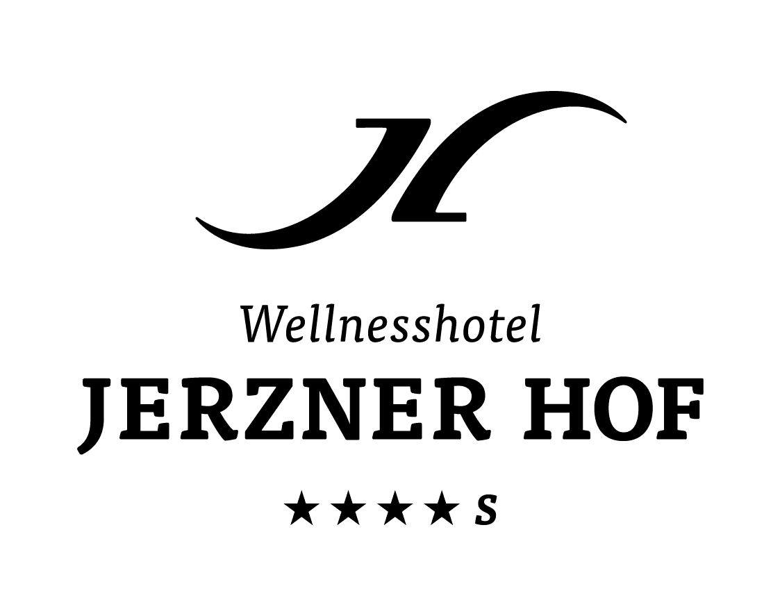 Logo für das Wellnesshotel Jerzner Hof mit fünf Sternen und einem stilisierten schwarzen Swoosh über dem Text.