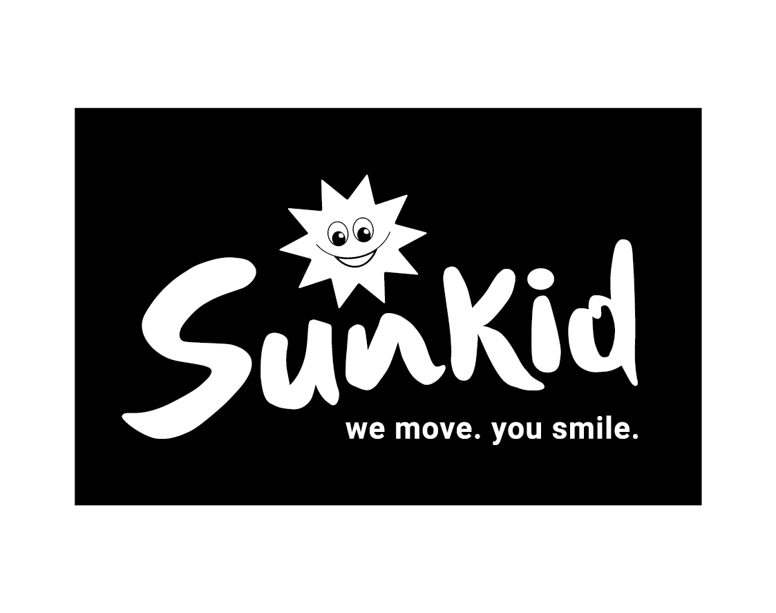 Sunkid-Logo mit einer lächelnden Sonne und dem Slogan we move. you smile. auf schwarzem Hintergrund.